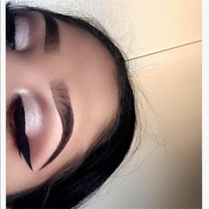 Meet your Posher, Adilene